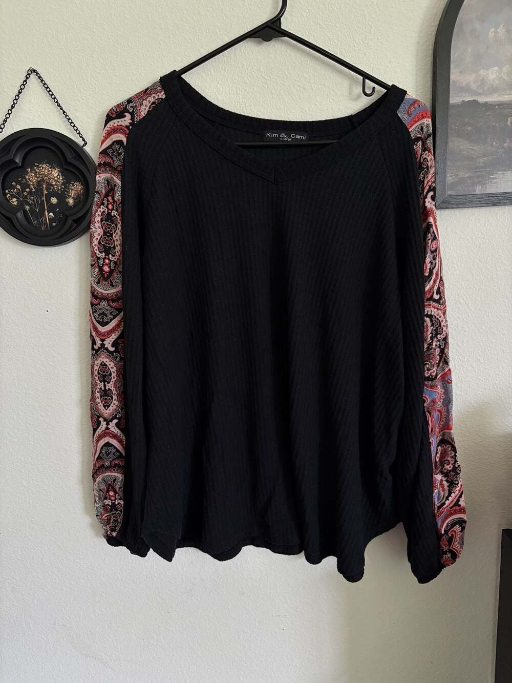 Kim & Cami Waffle Knit Top Size X-Large Black Paisley Sleeves